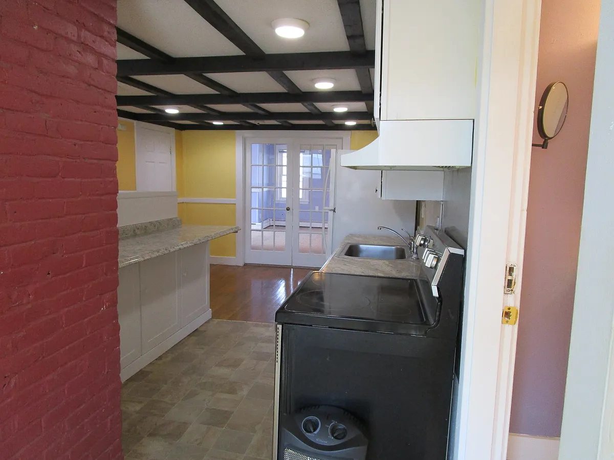 Building Photo - 216 Irving St #6
