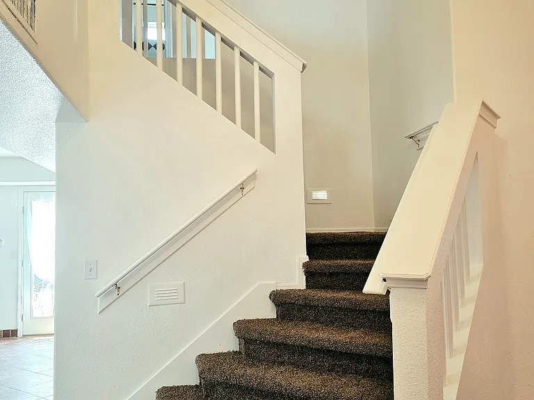 1270 Fountain Loop — Photo 7