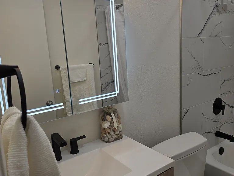 272 Galano Plz — Photo 8