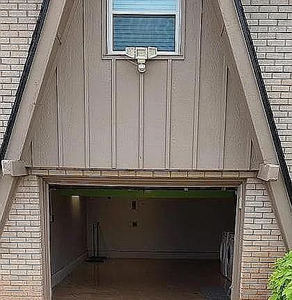 405 sq. ft. Heated and cooled flex space.