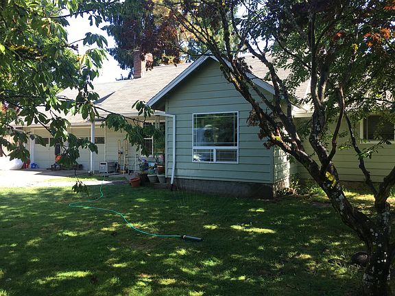 2nd image of 799 SE 24th Ave