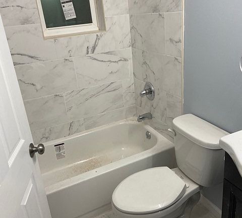 2nd image of 1418 N Hobart St #1