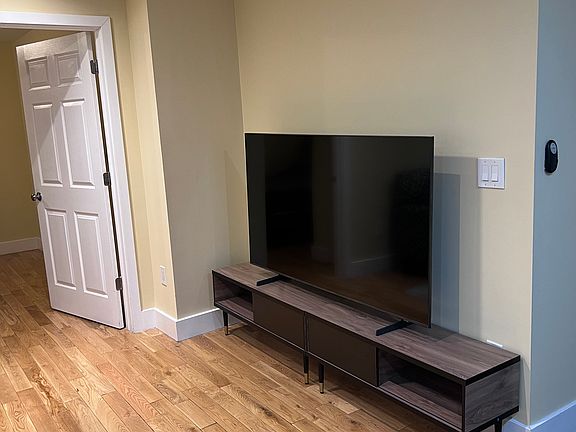 5th image of 73 Ferry St Suite 8