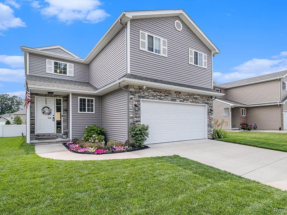 1st image of 159 Fountain Park Dr