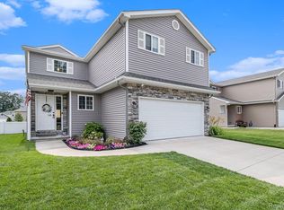 159 Fountain Park Dr, Waterford, MI 48328