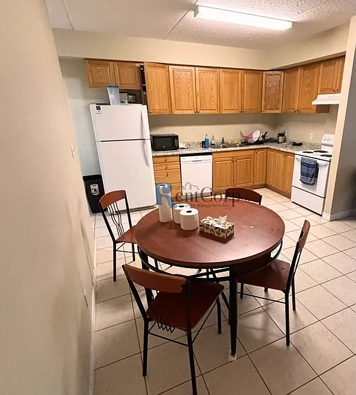 101 Lester St #3 — Photo 4