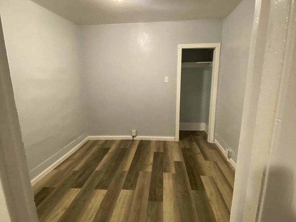 1st image of 910 Park St #2