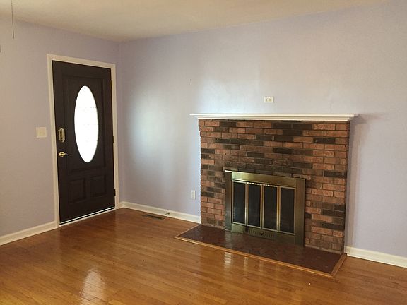 3rd image of 1030 Miles Standish Ct