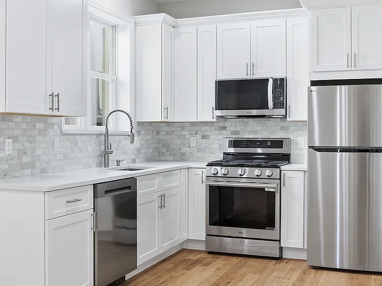 560-562 Warburton Ave #2A — Photo 1