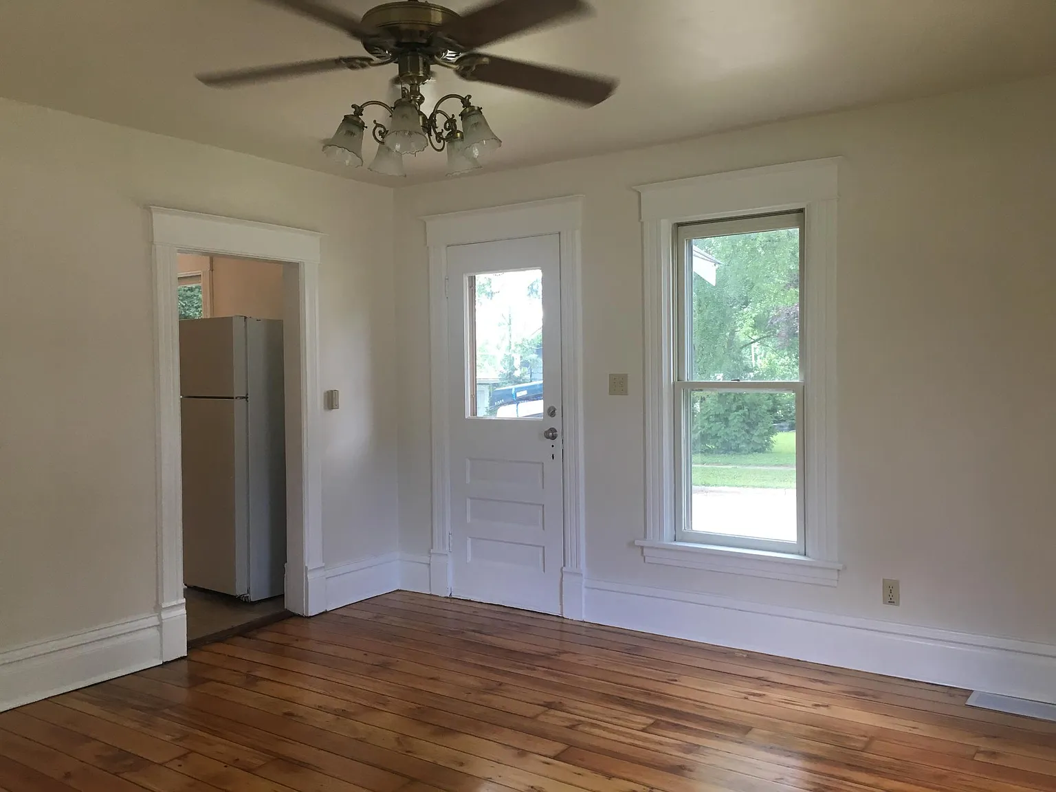 2 bed, 1150 sqft, $1,546 — Photo 3