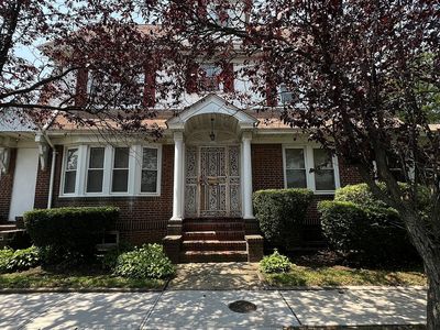 10404 202nd St, Saint Albans, NY, 11412