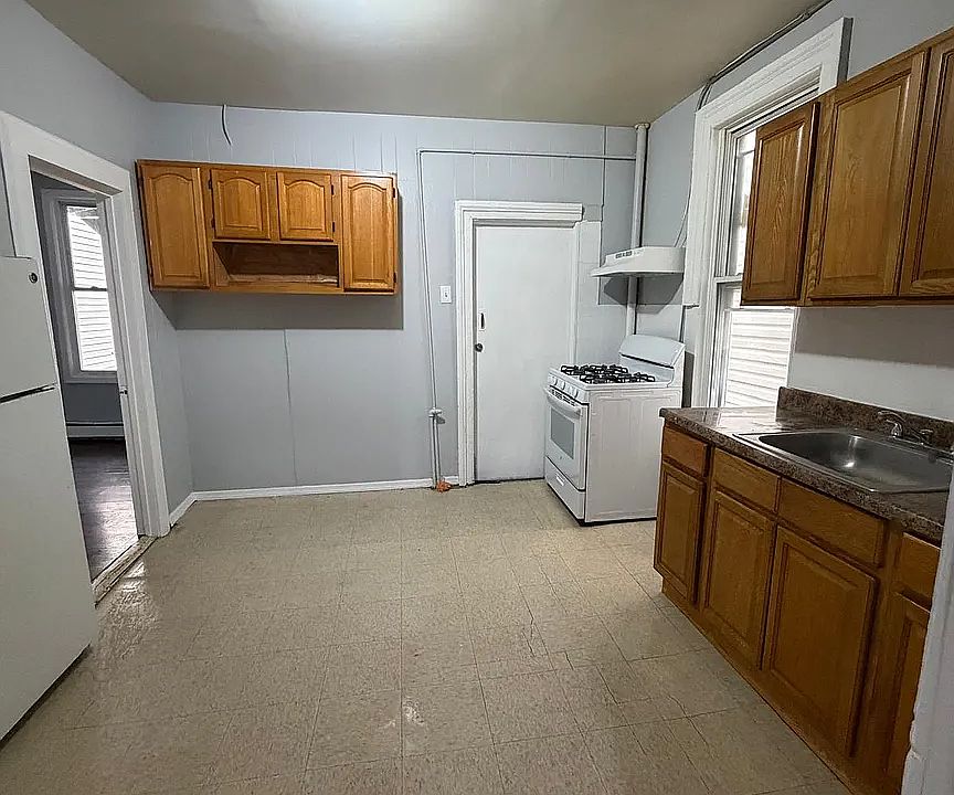 1st image of 442 Elizabeth Ave #5C