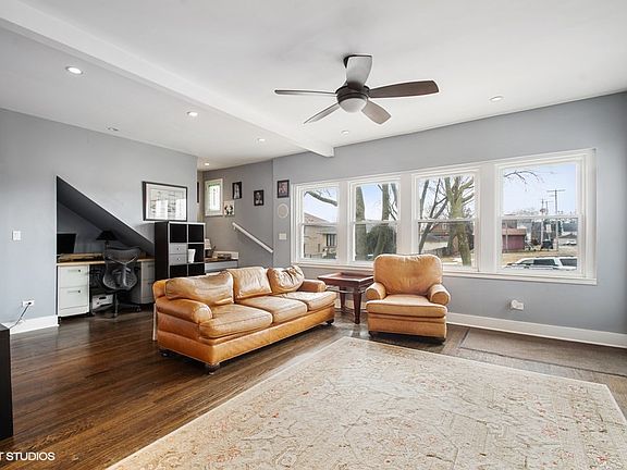 3rd image of 7020 W Jarvis Ave