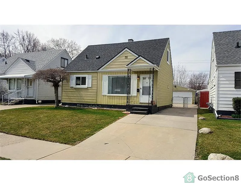 24639 Berry Ave photo 1