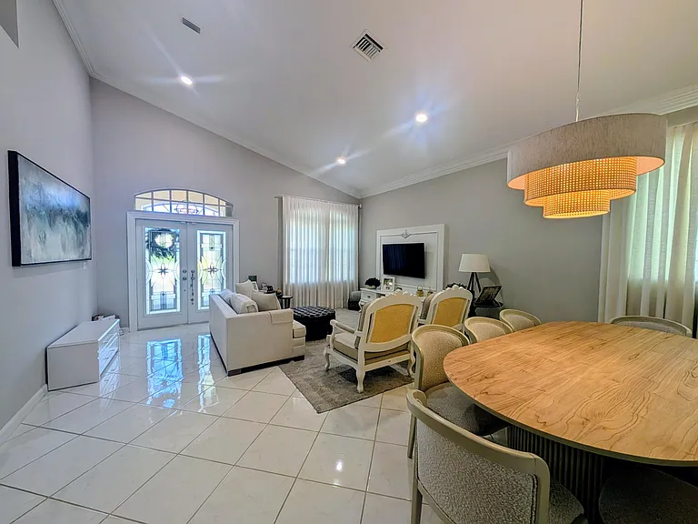 7628 Eagle Point Dr — Photo 11