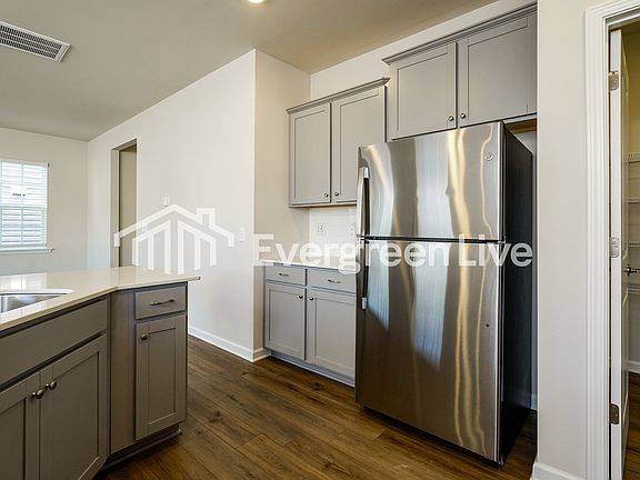 5th image of 834 Pear Blossom Ct