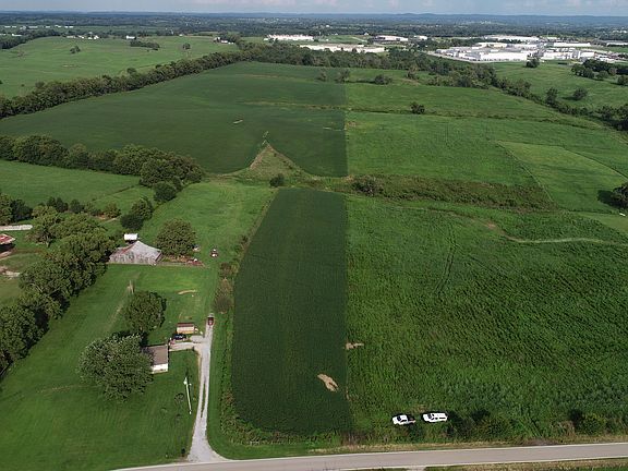 2nd image of 3100 Hinkston Pike