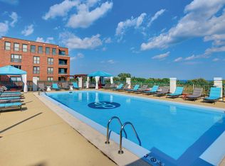 Evanston Place, Evanston, IL 60201