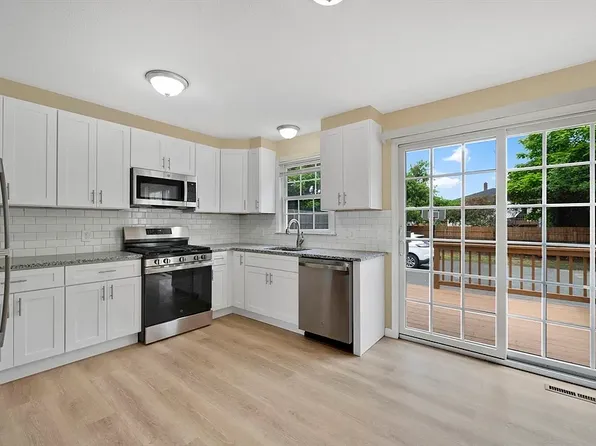 21 Biddle St, Springfield, MA 01129