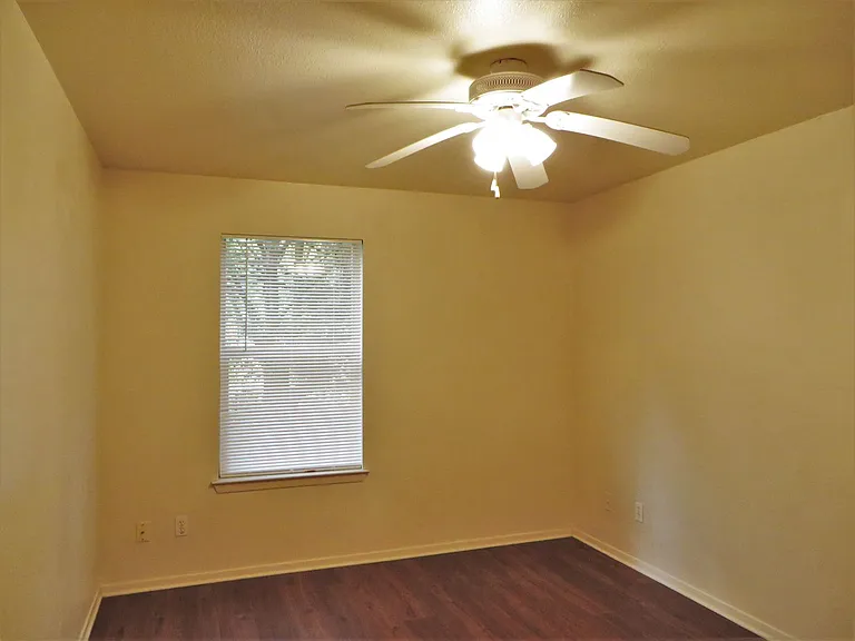 2216A Katy Ln — Photo 10