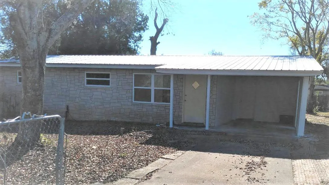 3 bed, 864 sqft, $1,250 — Photo 2