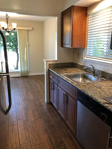 2039 Ascot Dr #2 Photo 1