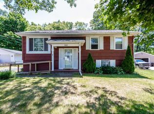 5631 Viking Dr, Jackson, MI 49201