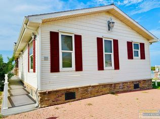 685 E Clam Cir, Port Isabel, TX 78578