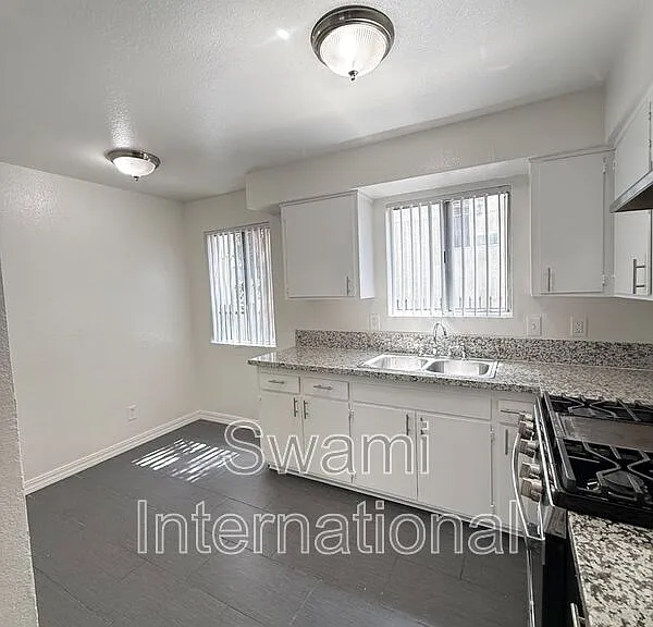 345 E Stepney St #4 — Photo 30