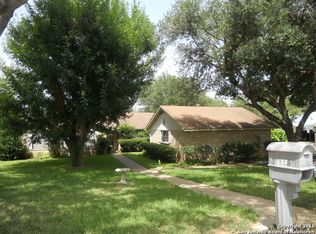 1118 Cardinal St, Pleasanton, TX 78064