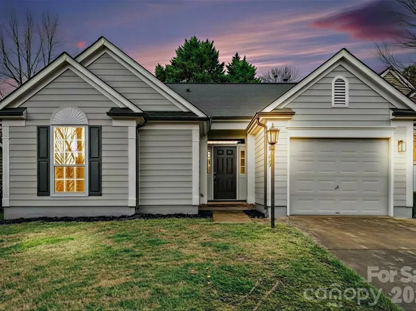 10327 Creswell Ct, Charlotte, NC 28215