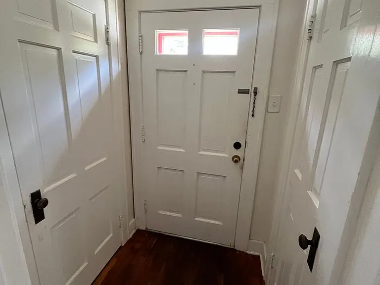 1005 E Wylie St — Photo 24