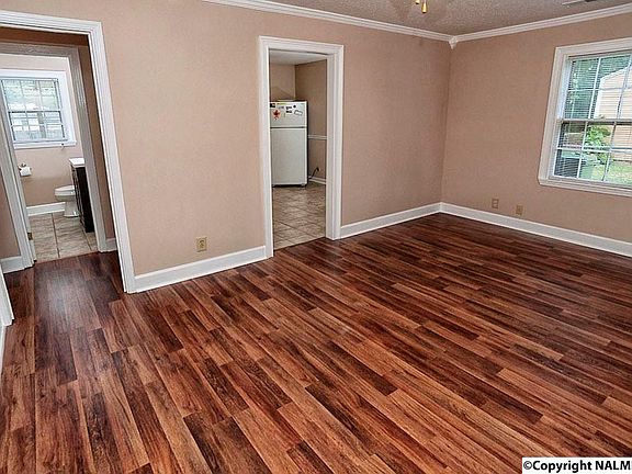 3rd image of 1016 Fairway Dr NW