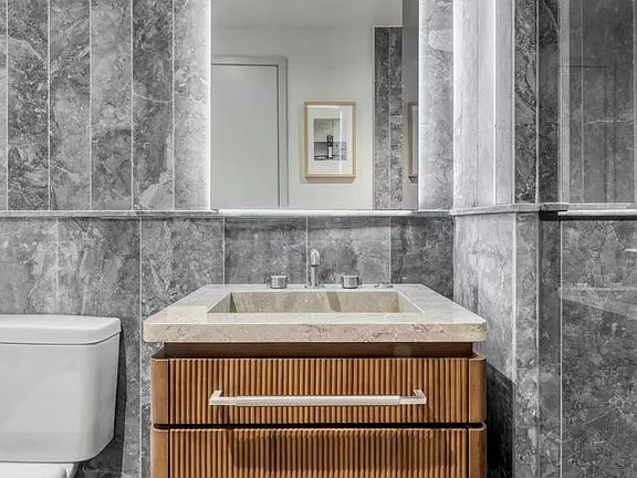 5th image of 208 Delancey St #3B