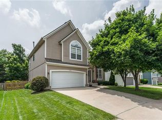 21801 W 49th St, Shawnee, KS 66226