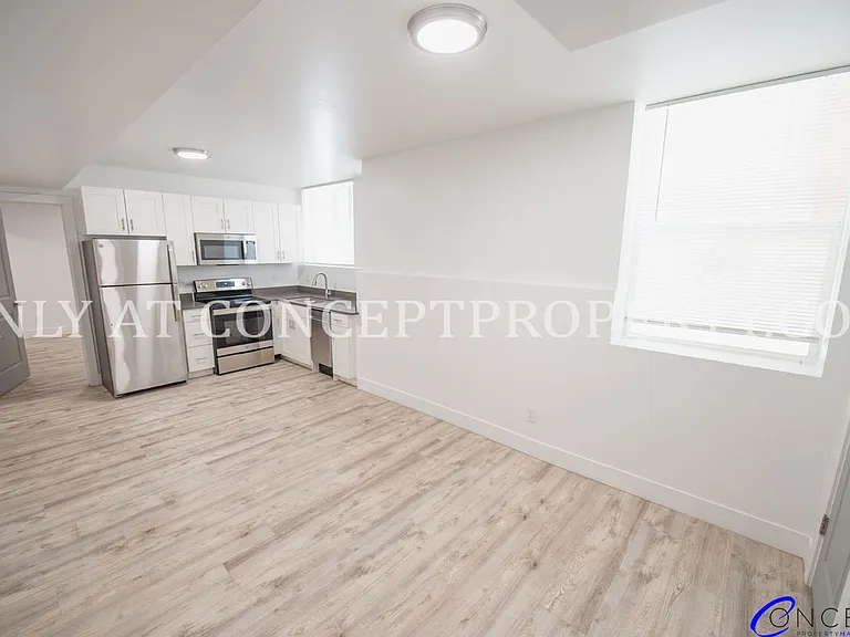 First Avenue Flats — Photo 7