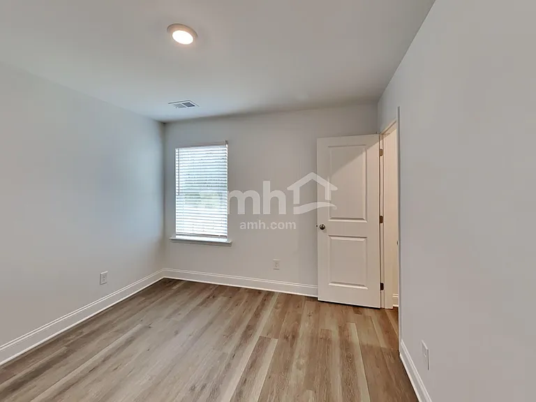 1035 Highland Walk — Photo 30