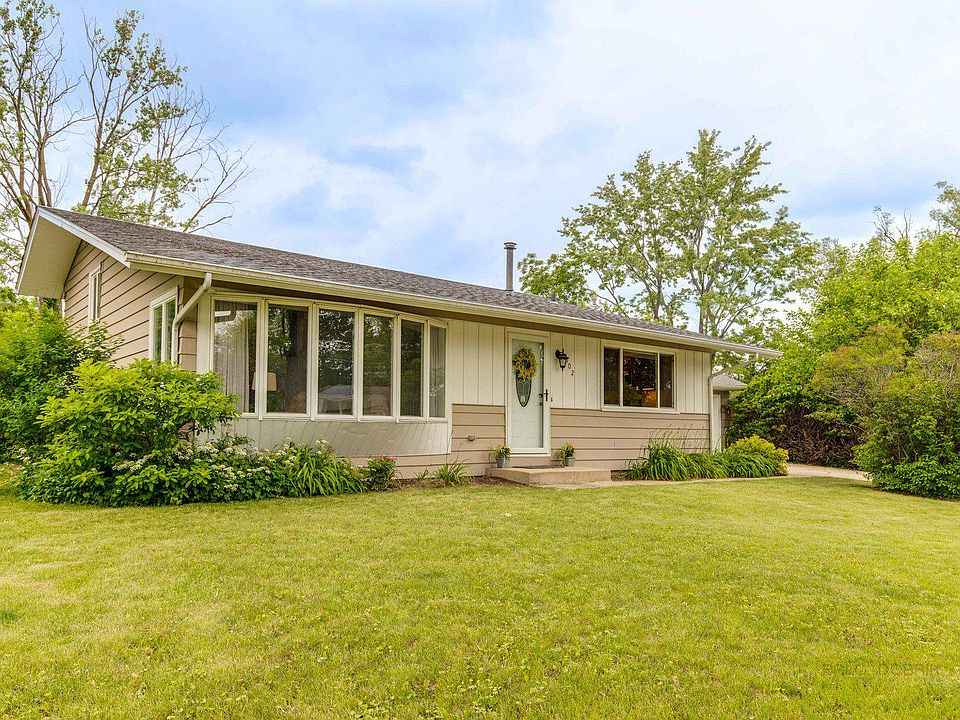 1st image of 902 Clearbrook Park Dr