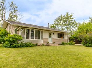 902 Clearbrook Park Dr, Mundelein, IL 60060