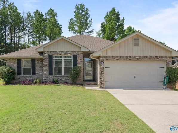 106 Kings Cove Cir, Madison, AL 35756