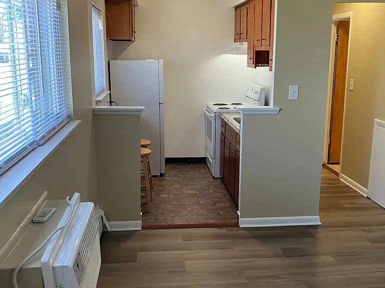Emerald Village Apartments — Photo 26