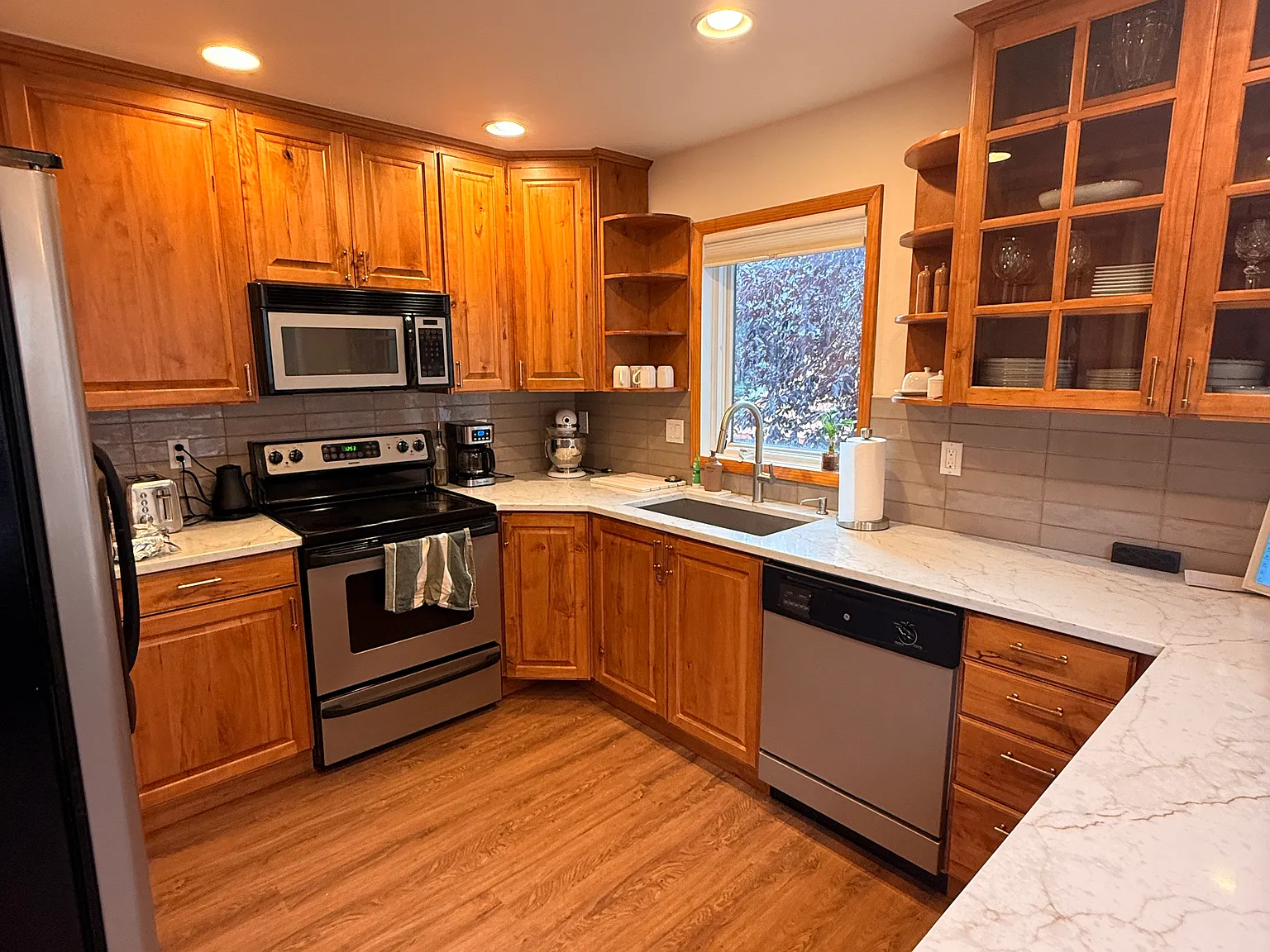 3 bed, 2.5 bath, 1680 sqft, $5,500 — Photo 3