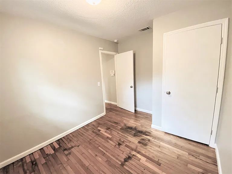 503 Forest St — Photo 15
