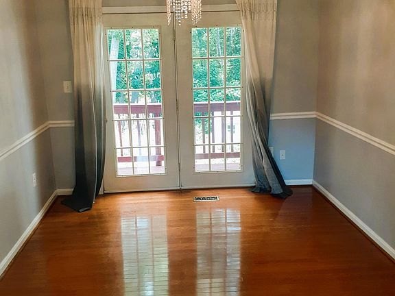 4th image of 12825 Greenhall Dr