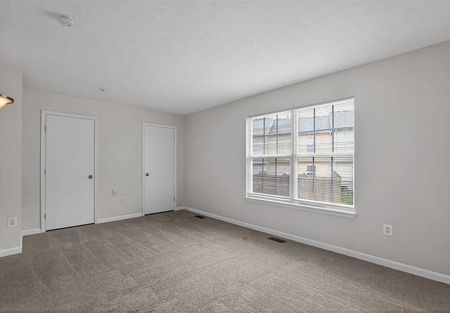 2 bed, 2.5 bath, 1120 sqft, $1,750 — Photo 4