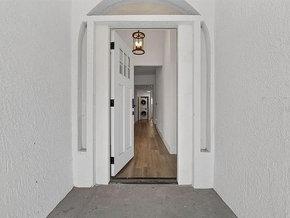 4th image of 800 N CHURCH AVENUE