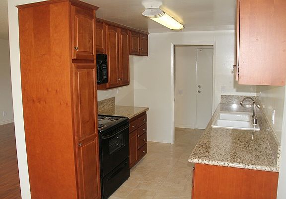 5th image of 1200 S Catalina Ave #248