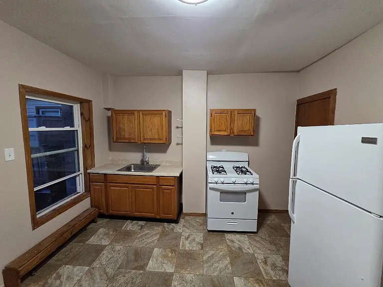 360 Main St #1 — Photo 3