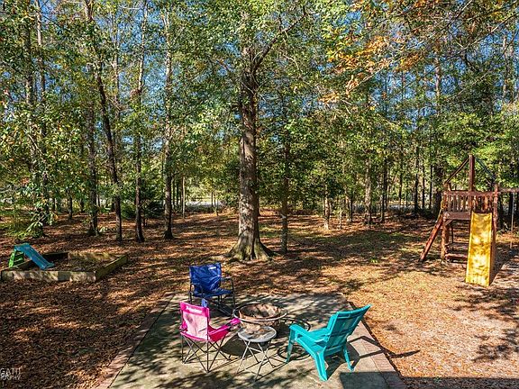 4th image of 105 Hidden Creek Cir