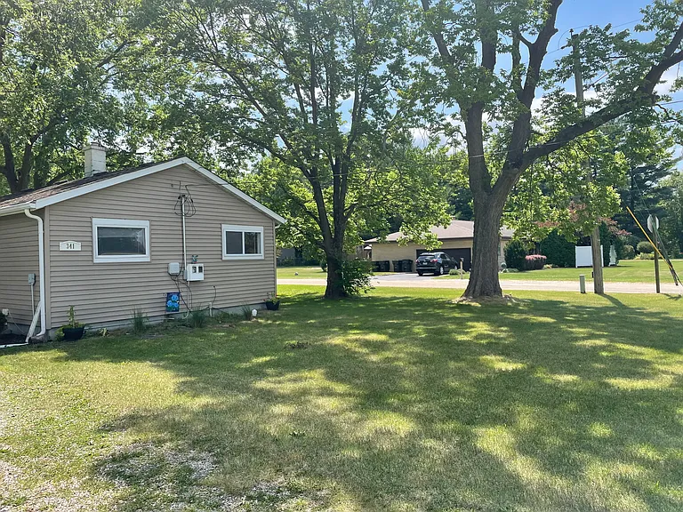 341 W Kennedy Rd — Photo 38